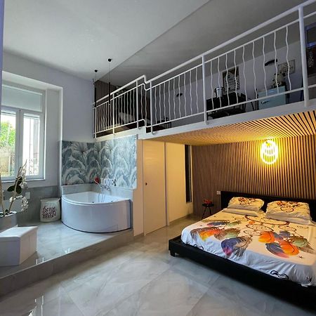 Appartement Charm E Chic à Naples Extérieur photo